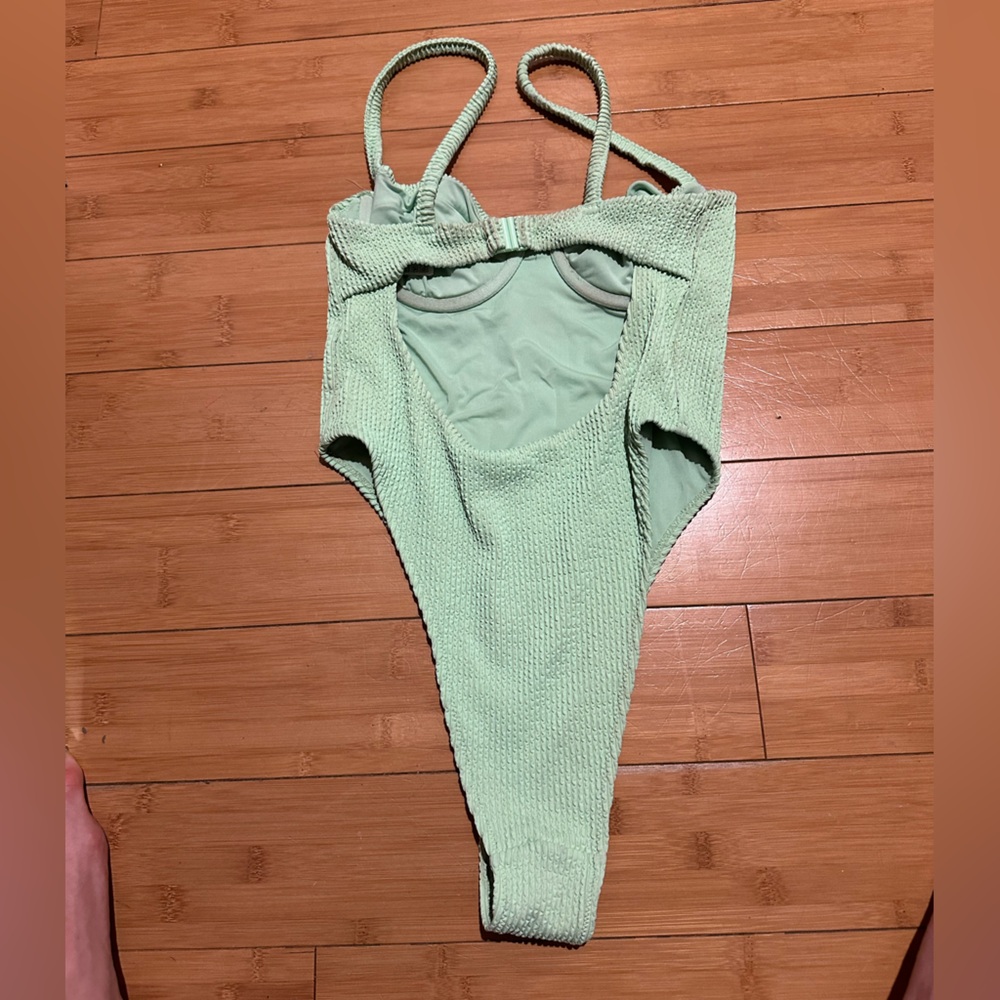 H&M Ribbed Bathing Suit High Leg Medium - Picture 3 of 3